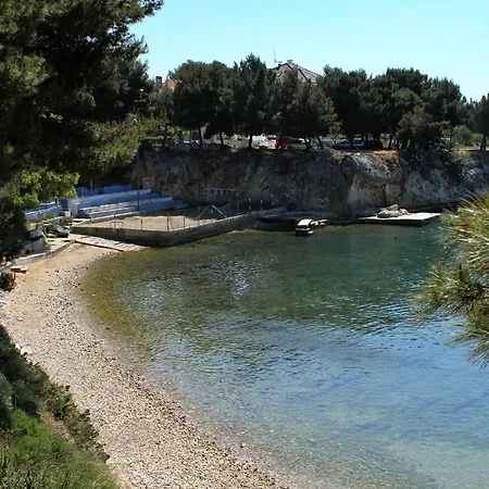 With A Parking Space - 5852