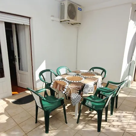 With A Parking Space - 5852 Appartement Zadar