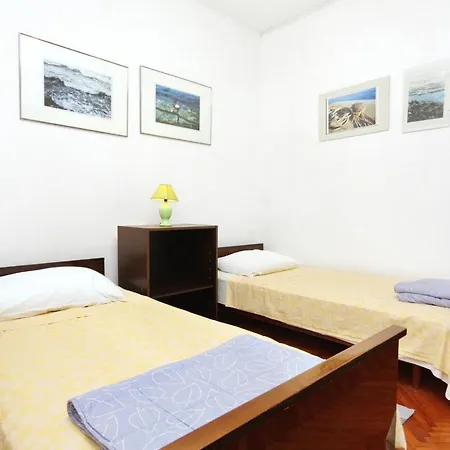 Lejlighed With A Parking Space - 5852