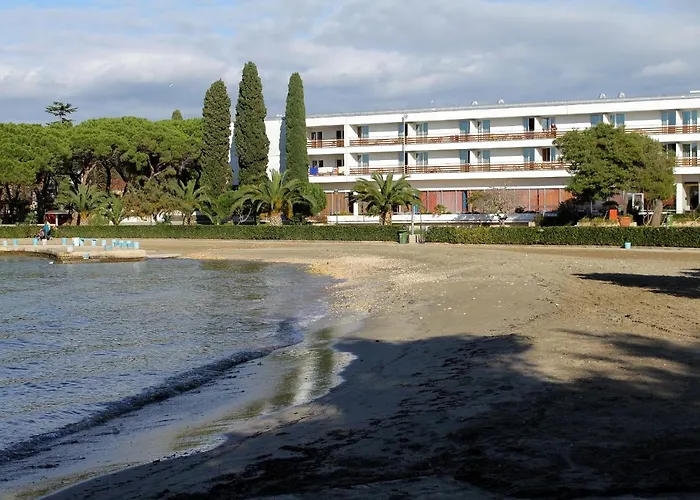 With A Parking Space - 5852 Appartement