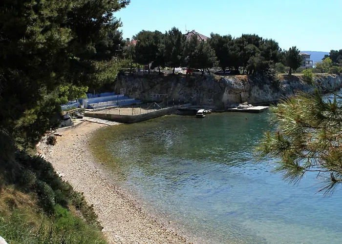 With A Parking Space - 5852